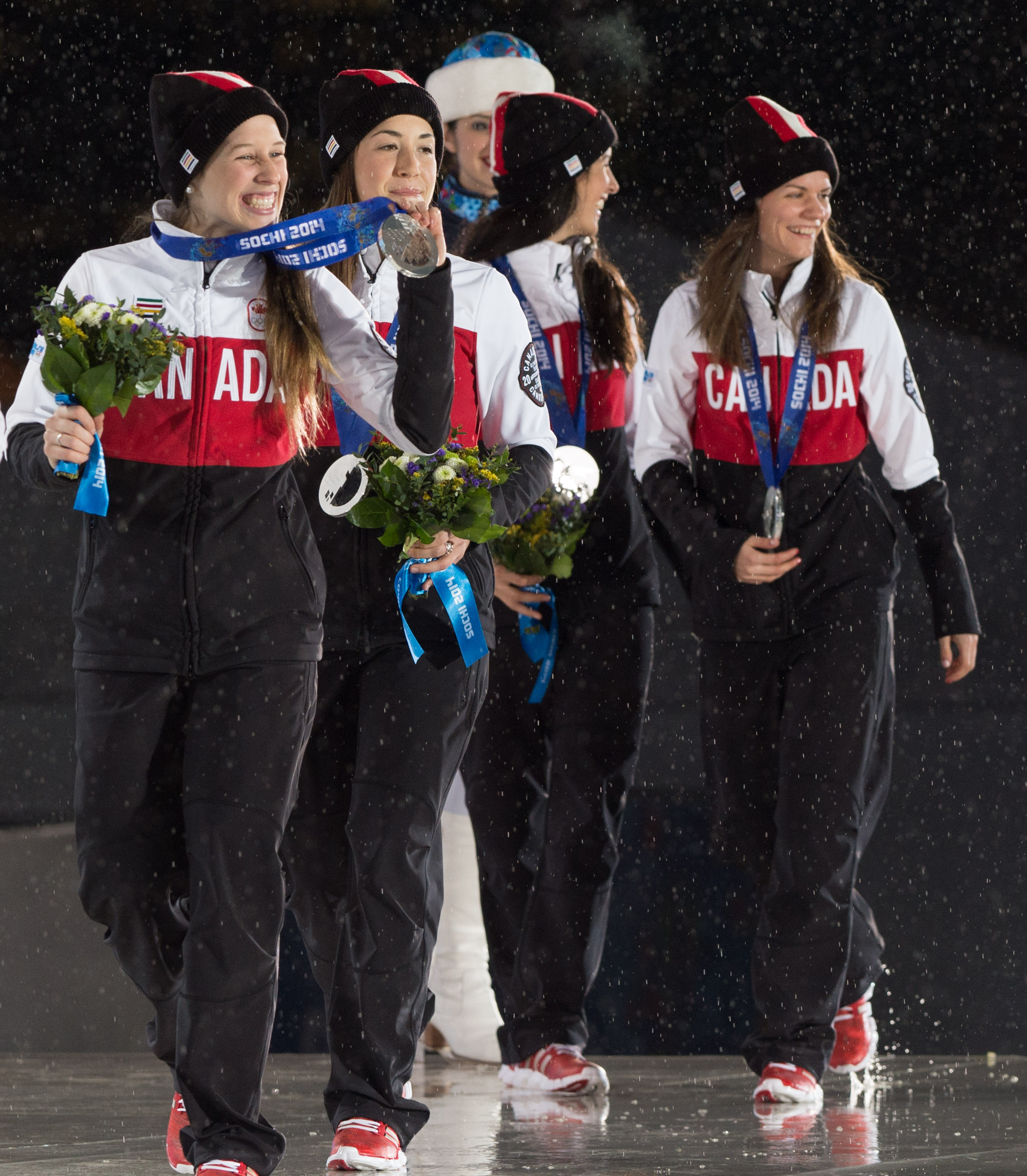 3000m short track speed skating medal ceremony