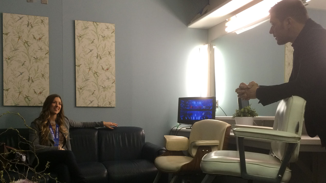 The host pokes his head in for a quick chat with Chloé and co.