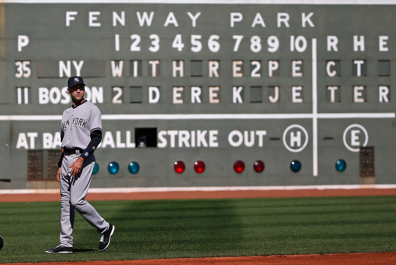 The left field scoreboard pays tribute to Derek Jeter. Photo: CP