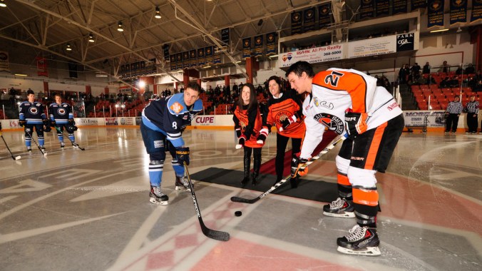 Ward & Sauvageau dropped the ceremonial puck at the Trail Smoke Eaters' game.