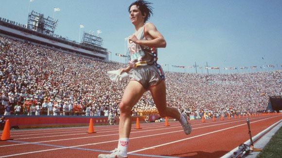 Joan Benoit wins the first women's Olympic marathon (photo: chicagotribune.com). 