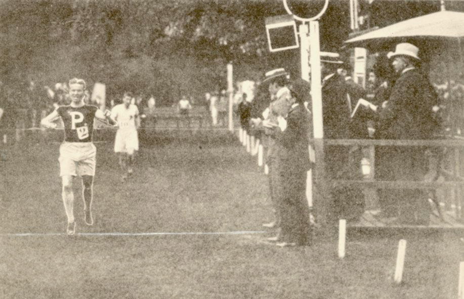 George Orton winning his gold medal at Paris 1900 while wearing his University of Pennsylvania shirt (Photo: upenn.edu) 