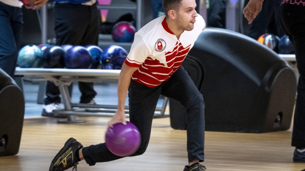Francois Lavoie bowling