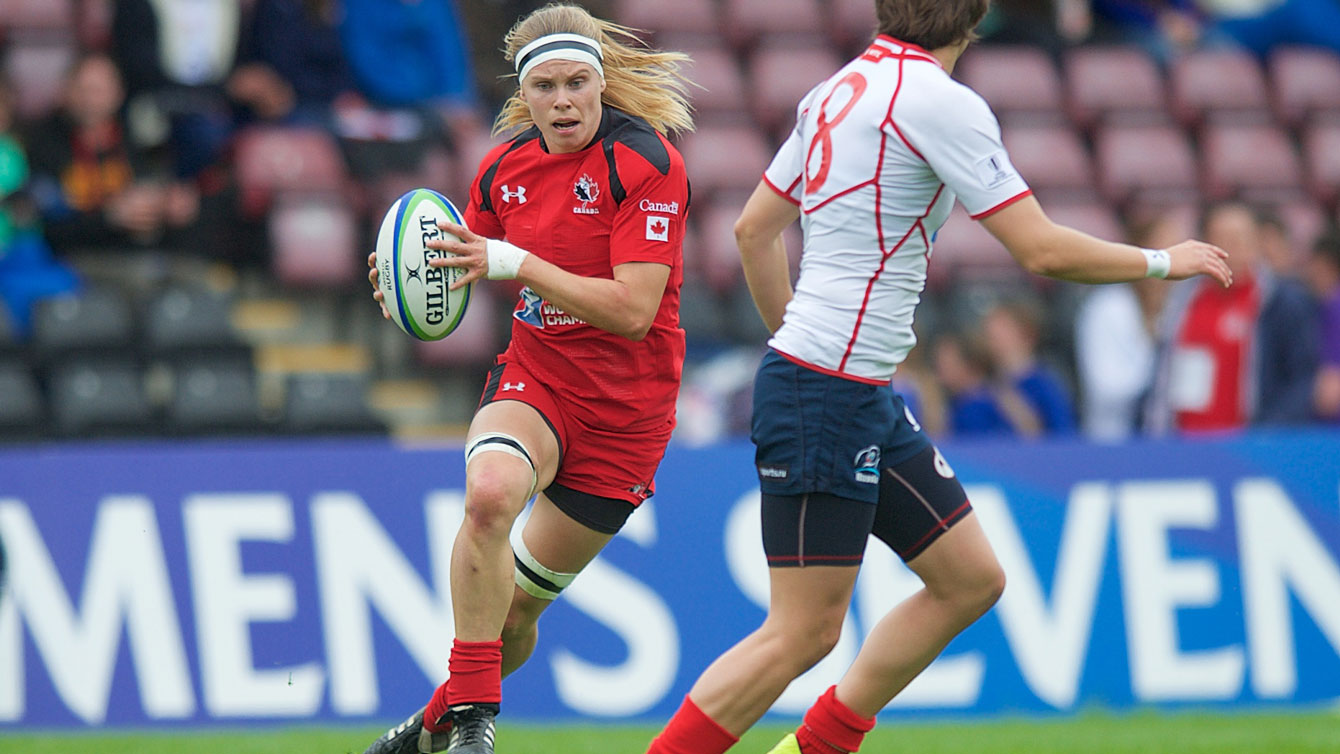 Karen Paquin at 2015 London Sevens (Ian Muir/Rugby Canada).
