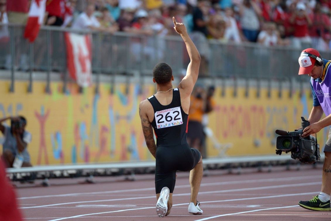 Andre De Grasse broke his own Canadian record in the 200m on Day 14 at Toronto 2015.