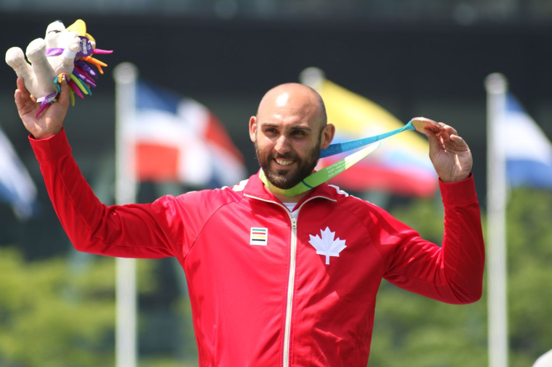 Jay Lyon shot his way to bronze in the men's individual competition. (Photo: Jeff Sze)