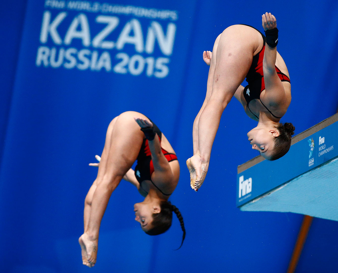 Meaghan Benfeito (left) and Roseline Filion at the 2015 FINA World Championships. 