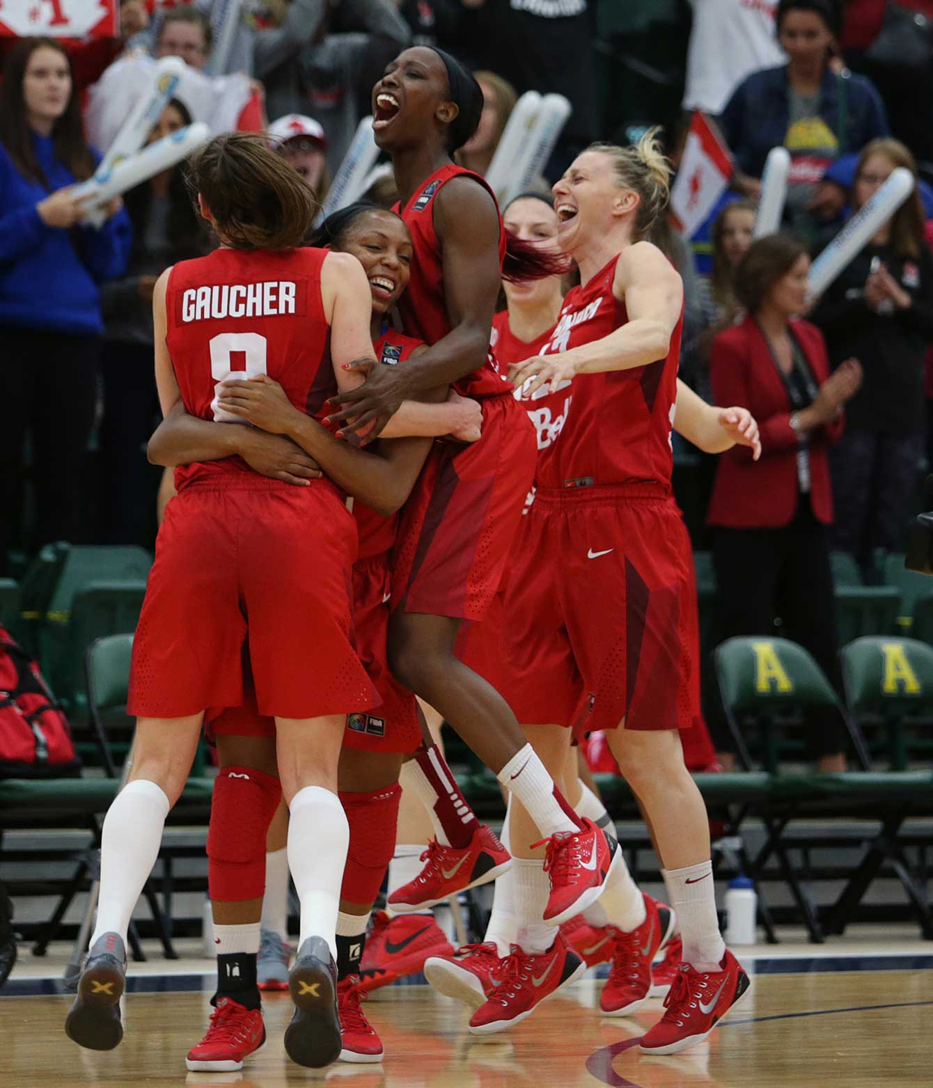 Canadian players celebrate (Photo: FIBA)