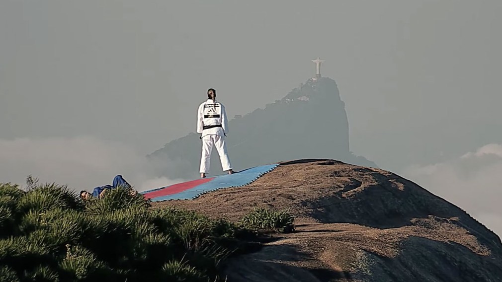 VIDEO: This is what happens if you put Olympic sports on a mountain in Brazil