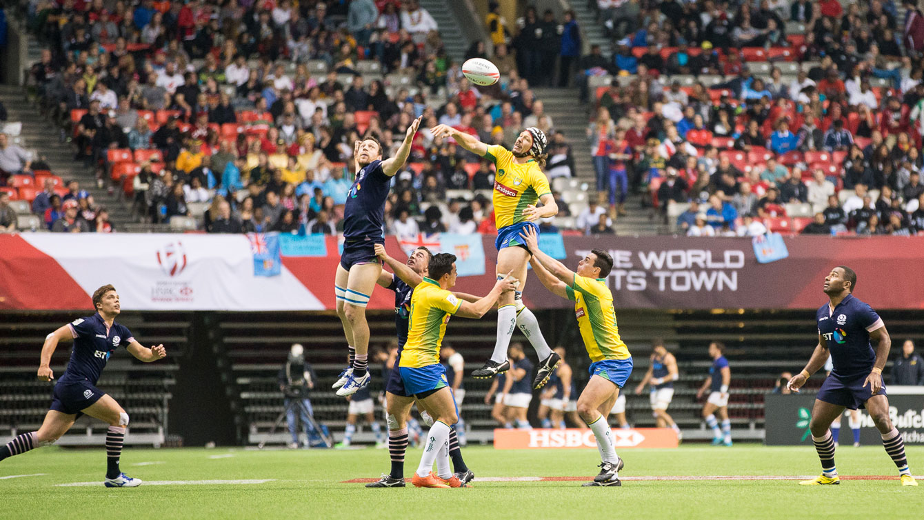 Scotland and Brazil fight to win a line-out in their pool match on day one, which Scotland went on to win 33-0 (Photo: Derek Stevens via Rugby Canada). 
