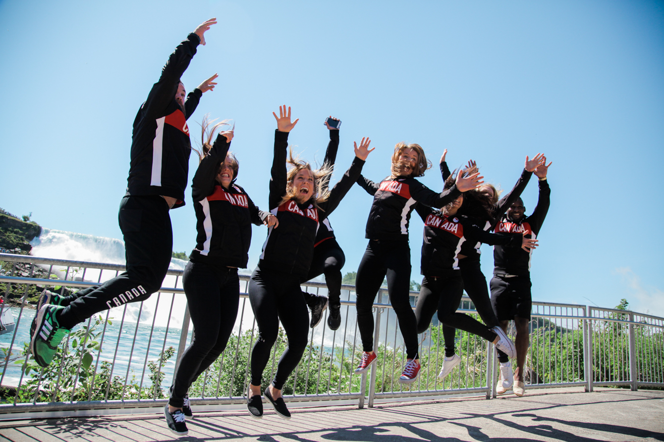 Korey Jarvis, Haislan Garcia, Jasmine Mian, Jillian Gallays, Michelle Fazzari, Danielle Lappage, Dorothy Yeats and Erica Wiebe in Niagara on June 22, 2016. (Thomas Skrlj/COC)