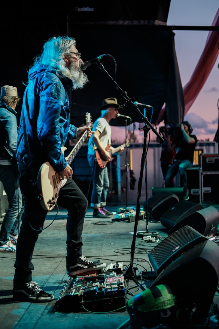 Patrick Pentland of Sloan playing at the Canada Day Beach Party. (Thomas Skrlj/COC)