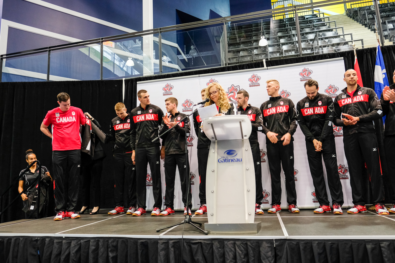 Graham Vigrass receiving his Rio 2016 team jacket on July 22, 2016. (Thomas Skrlj/COC)
