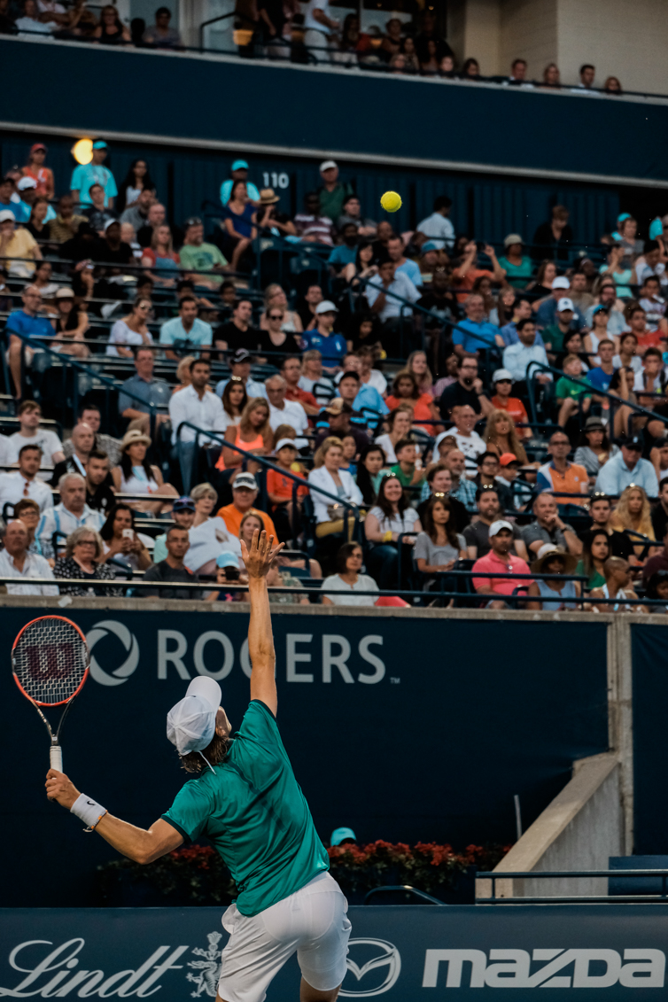 Denis serving