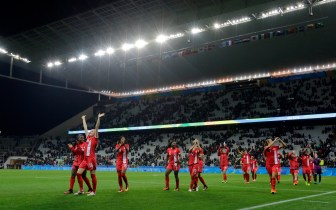 Canada's Janine Beckie, second from left, greets supporters as her and teammates celebrate after beating France in a quarter-final match of the women's Olympic football tournament between Canada and France in Sao Paulo, Brazil, Friday Aug. 12, 2016. Canada's won1-0 and went through to the semi-finals.(AP Photo/Nelson Antoine)