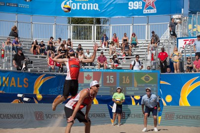 Saxton and Schalks during the FIVB World Tour Finals