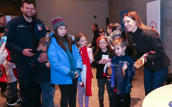 Jennifer Botterill meets young fans at the Teck Coaching Series in Kamloops, BC on December 3, 2016 Photo: Allen Douglas