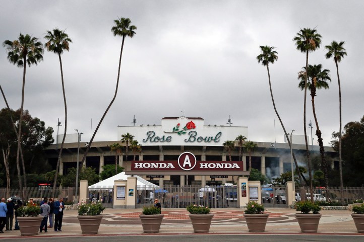 Los Angeles 2024 Olympics Members of the media gather outside the Rose Bowl Stadium, a proposed Olympic venue, Wednesday, May 10, 2017, in Pasadena, California. (AP Photo/Jae C. Hong)