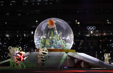 Pyeongchang Olympics Closing Ceremony Olympic mascots stand by a snow globe during the closing ceremony of the 2018 Winter Olympics in Pyeongchang, South Korea, Sunday, Feb. 25, 2018. (AP Photo/Kirsty Wigglesworth)