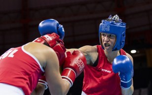 Sabrina Aubin punches opponent