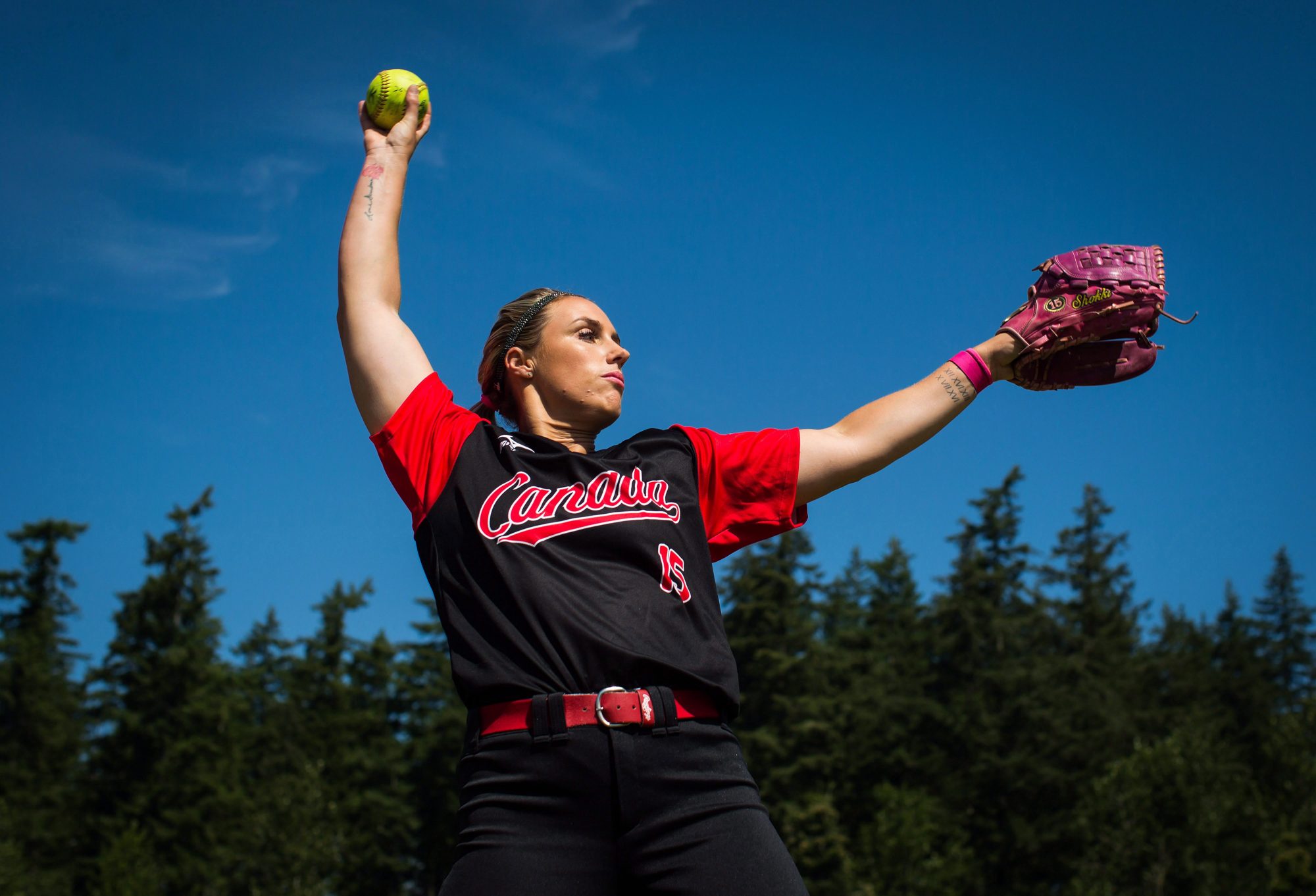 Danielle Lawrie pitching