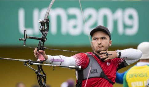 team-canada-eric-peters archer getting ready