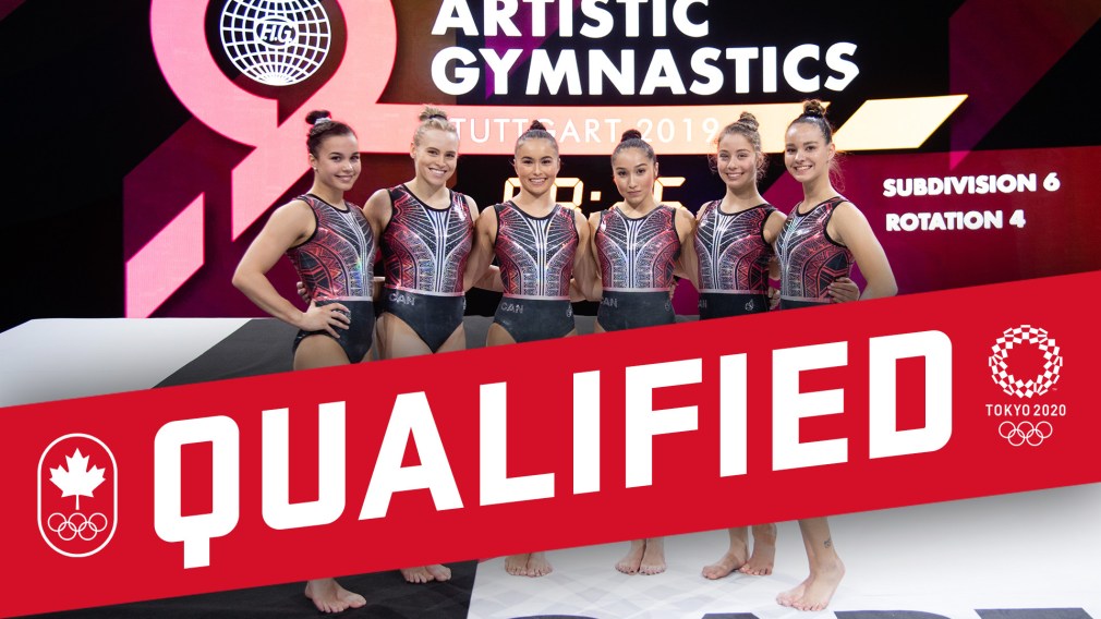 Canadian artistic gymnastic team posing