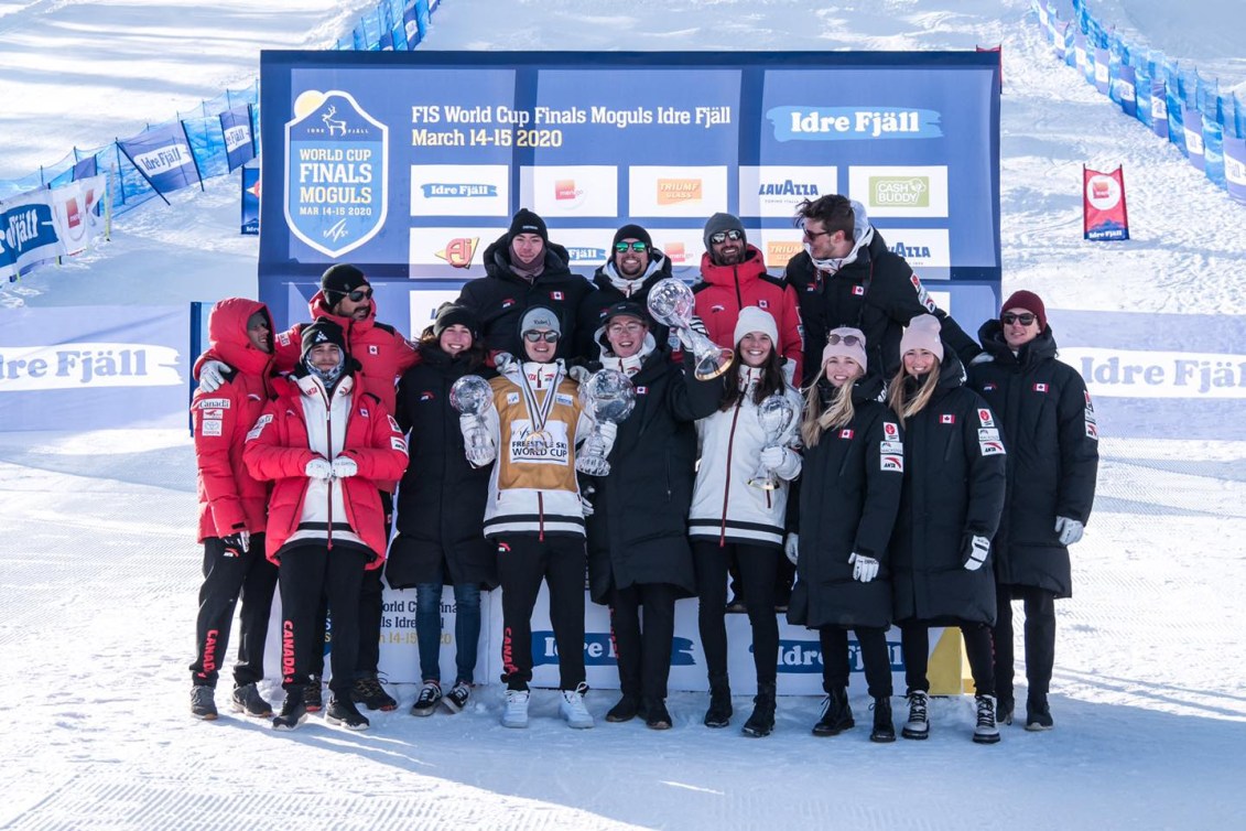 Canada's moguls team poses for a photo after being awarded the Nations Cup.