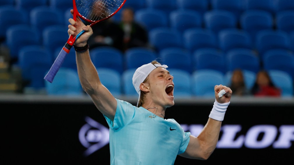 Denis Shapovalov advances to semis in Dubai