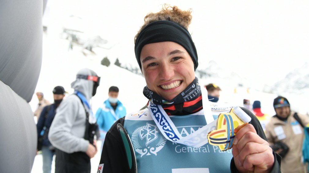 Marion Thénault soars to first World Cup gold, Lewis Irving captures bronze