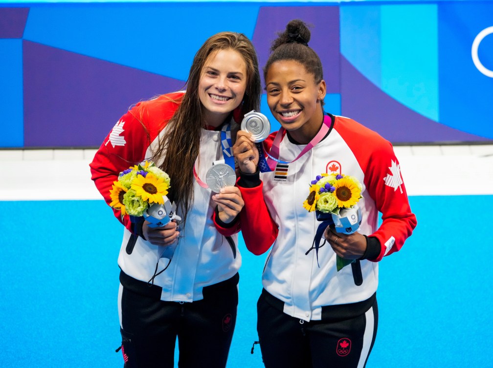 Jennifer Abel and Melissa Citrini-Beaulieu smile with their medals 