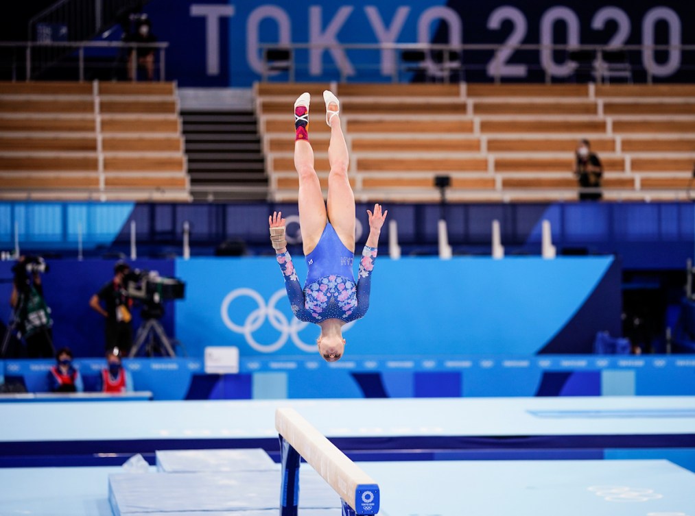 Ellie Black performs in the beam final