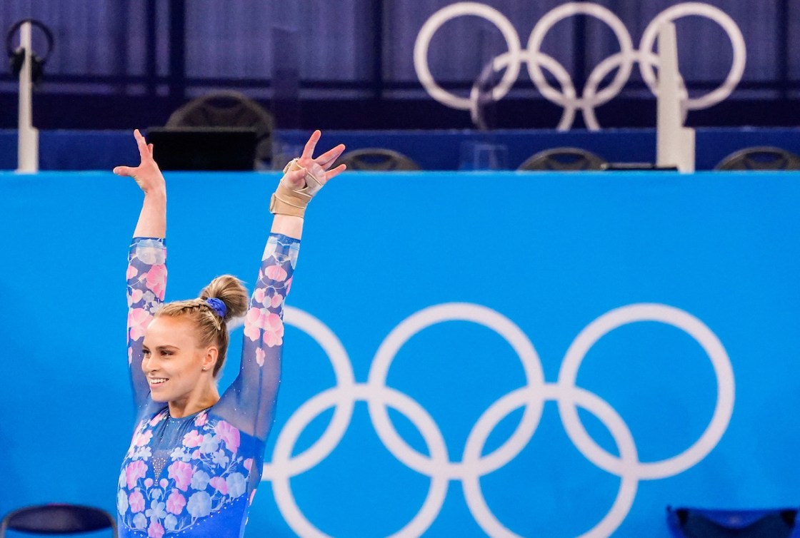 Ellie Black performs in the beam final