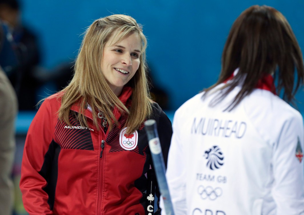 Jennifer Jones talks to British ski Eve Muirhead