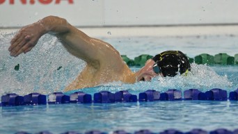Timothe Barbeau swims freestyle stroke