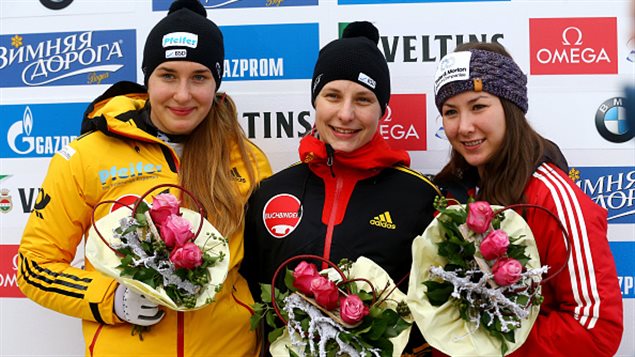 Jane Channell (droite) avec Tina Hermann (centre) et Jacqueline Loelling à Winterberg, le 4 décembre 2015. (crédits : GI/Christof Koepsel)
