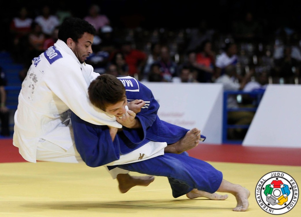 Arthur Margelidon (en bleu) aux Championnats panaméricains à La Havane, le 29 avril 2016. (Photo : IJF)