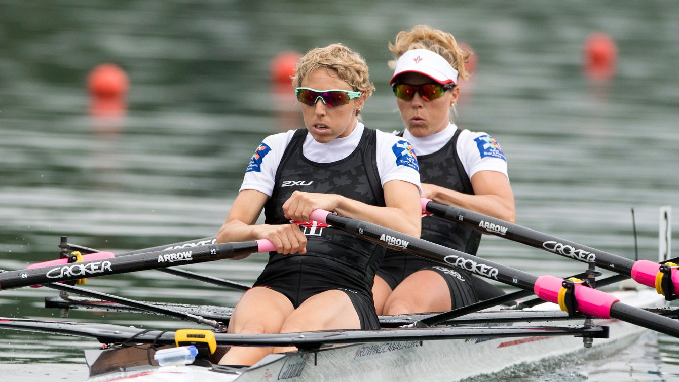 Patricia Obee (gauche) et Lindsay Jennerich en finale de la deuxième Coupe du monde de la saison à Lucerne, en Suisse le 29 mai 2016.