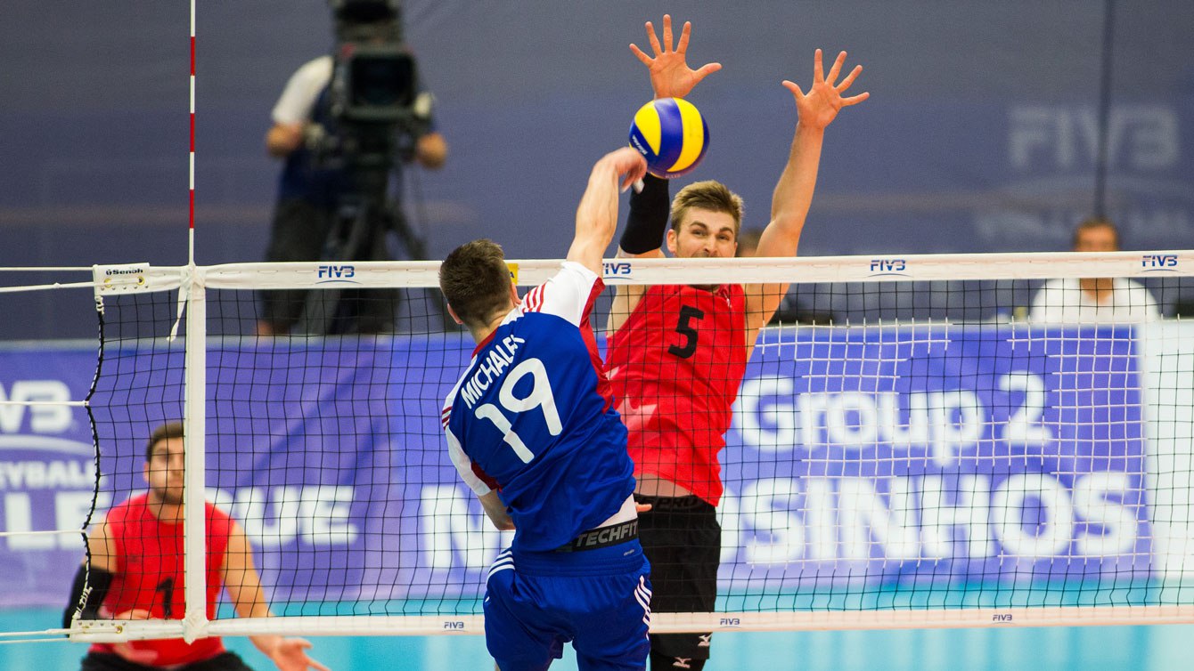 Rudy Verhoeff block un tir de la République Tchèque le 19 juin 2016. (Photo FIVB)