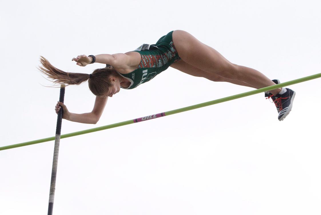 Alysha Newman lors des essais olympiques d'Athlétisme Canada, le 10 juillet 2016. THE CANADIAN PRESS/Jason Franson