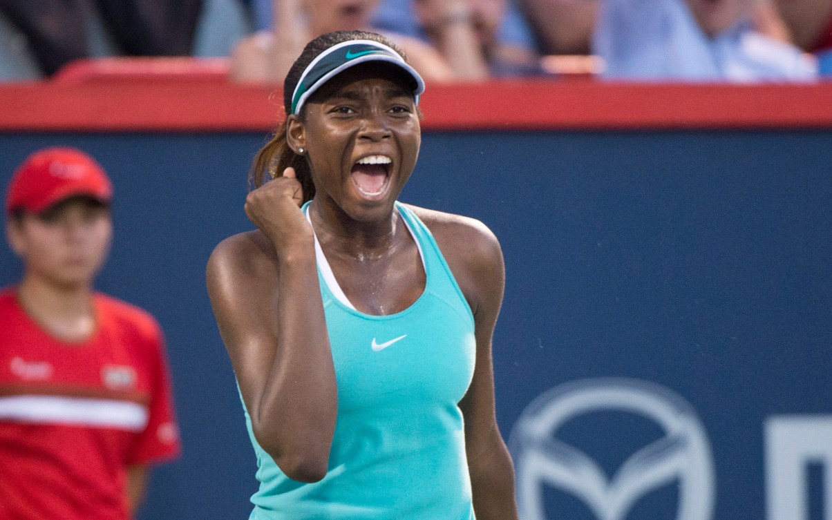 Françoise Abanda célèbre sa victoire face à la Chinoise Saisai Zheng.