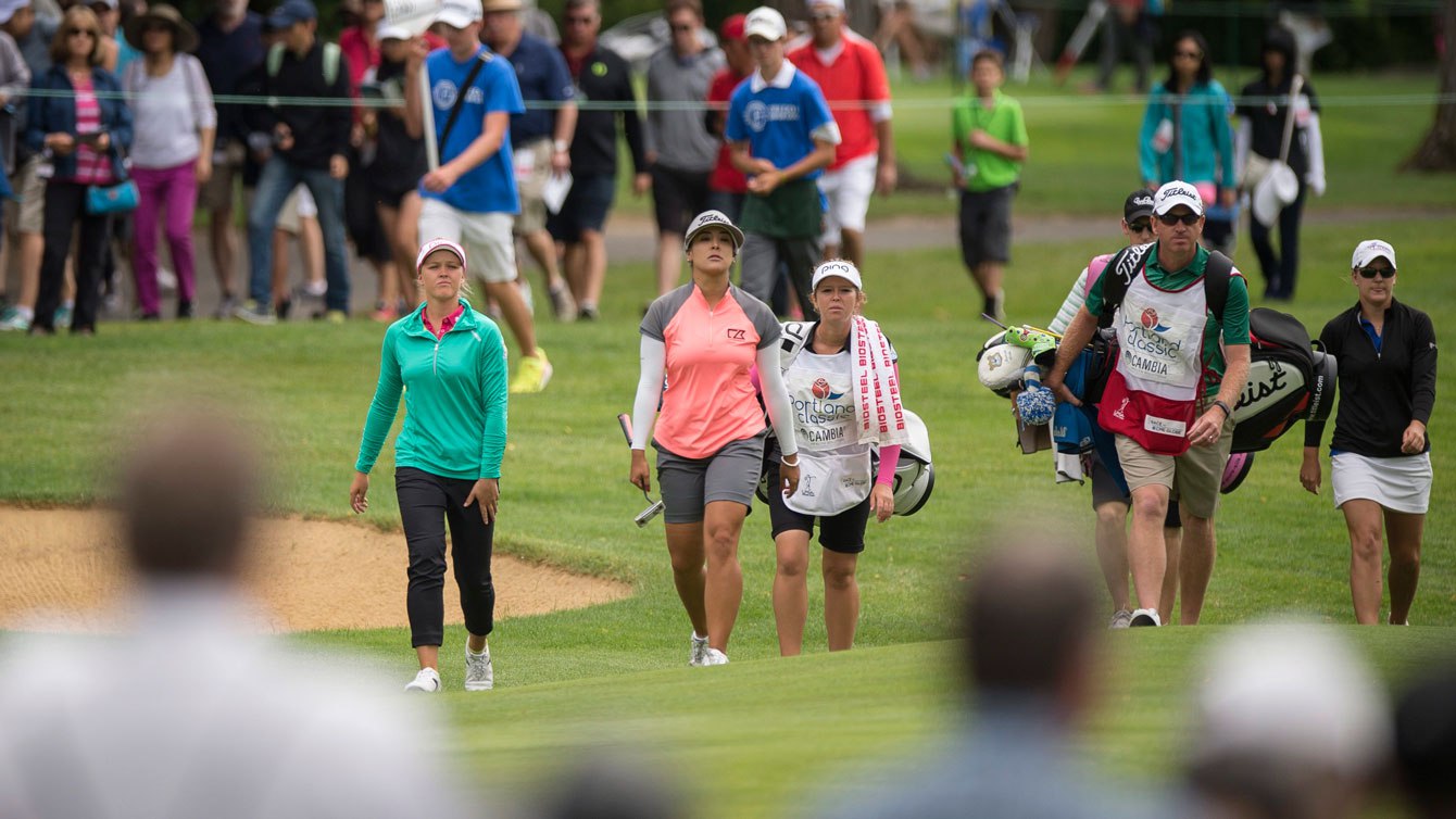 Brooke Henderson et sa soeur Brittany Henderson (en blanc) lors de la Classique de Portland, le 3 juillet 2016.