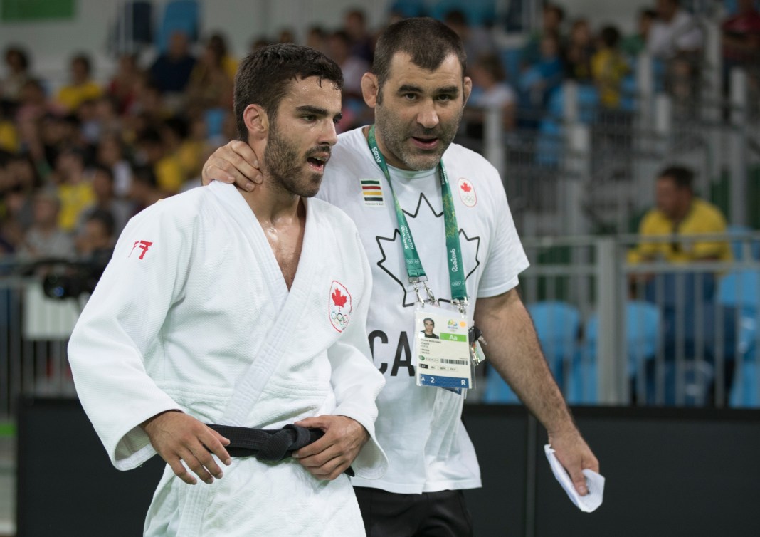 Antoine Bouchard et son entraineur Nicolas Gill aux Jeux olympiques de Rio, le 7 août 2016. (COC Photo par Jason Ransom)