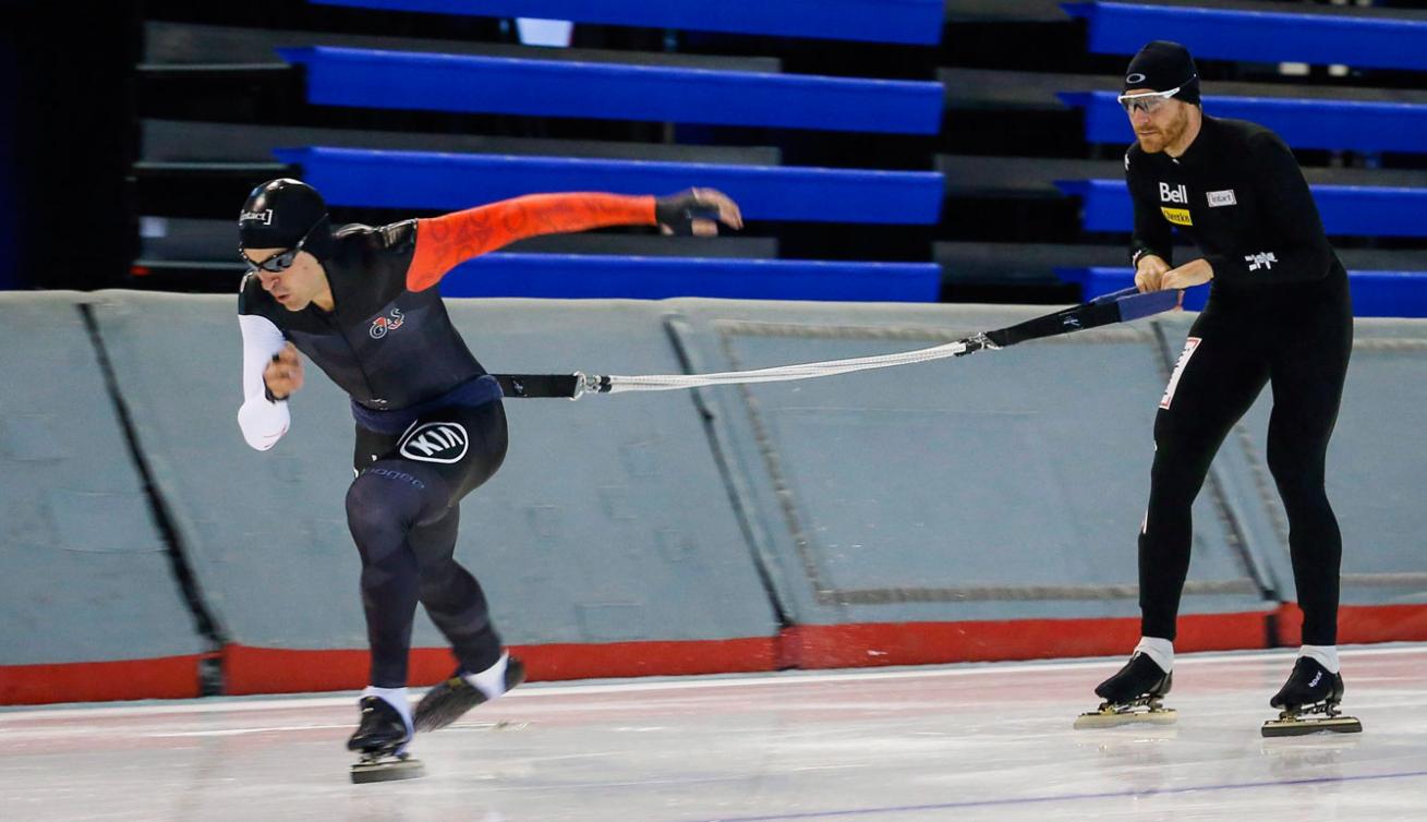 Denny Morisson à l'entraînement à l'Ovale olympique de Calgary, le 17 octobre 2016. THE CANADIAN PRESS/Jeff McIntosh