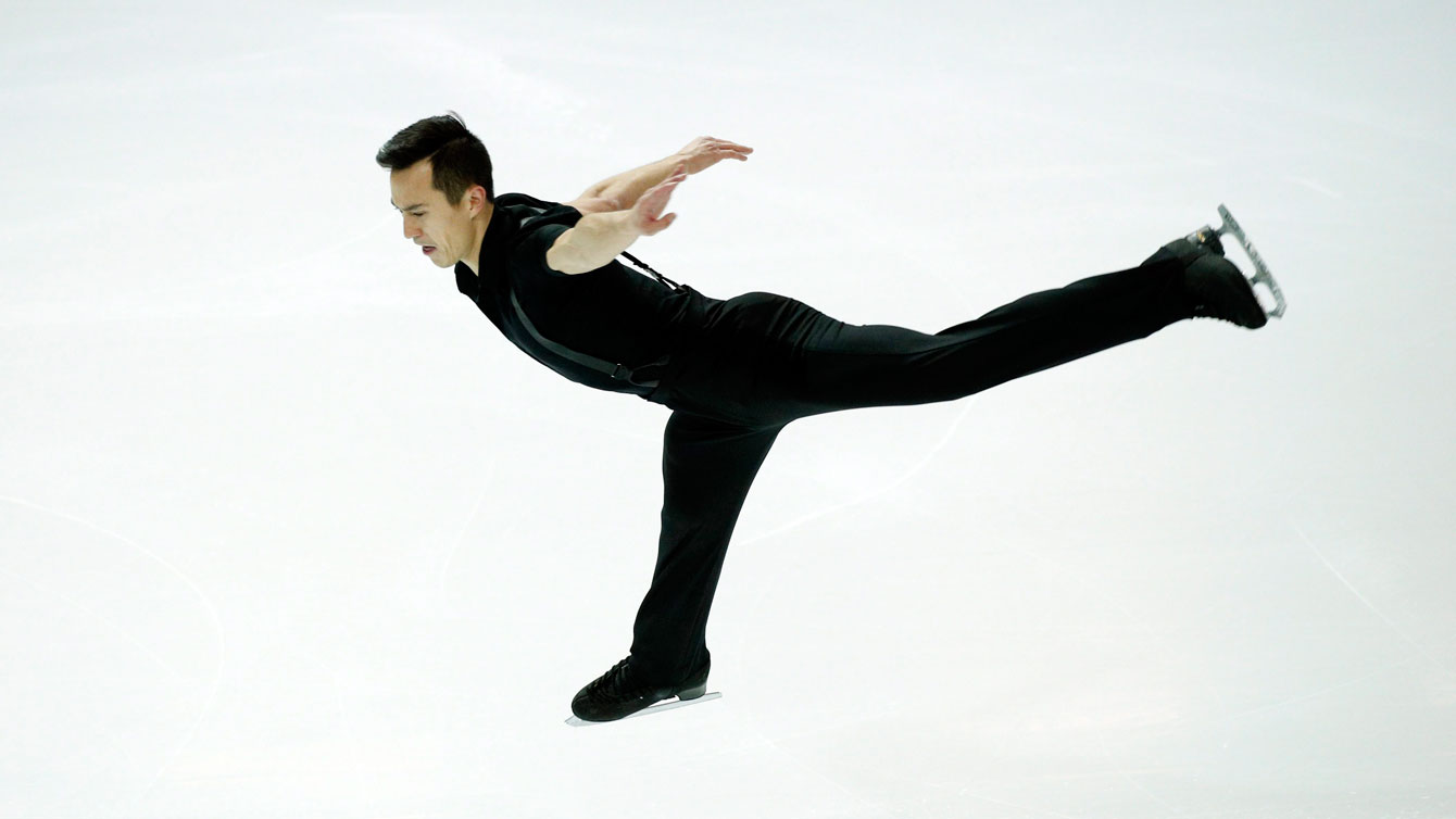 Patrick Chan lors du programme court chez les hommes à la Finale du Grand Prix de l'ISU, le 8 décembre 2016 à Marseille. (AP Photo/Christophe Ena)