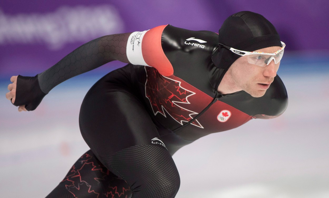 Ted-Jan Bloemen patine jusqu'à sa médaille d'argent à la finale du 5000 m, aux Jeux olympiques de PyeongChang 2018, le 11 février 2018. LA PRESSE CANADIENNE/Paul Chiasson