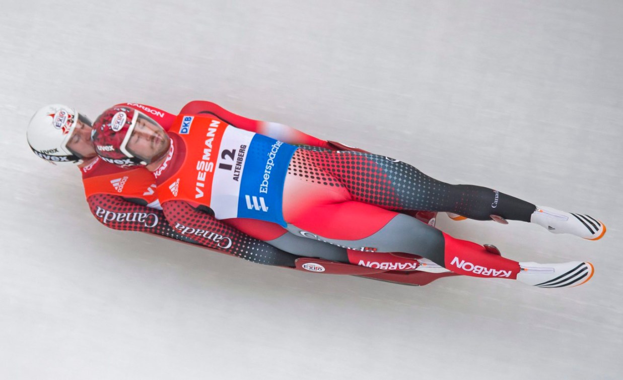 Tristan Walker, devant, et Justin Snith en action en luge double à la Coupe du monde d'Altenberg