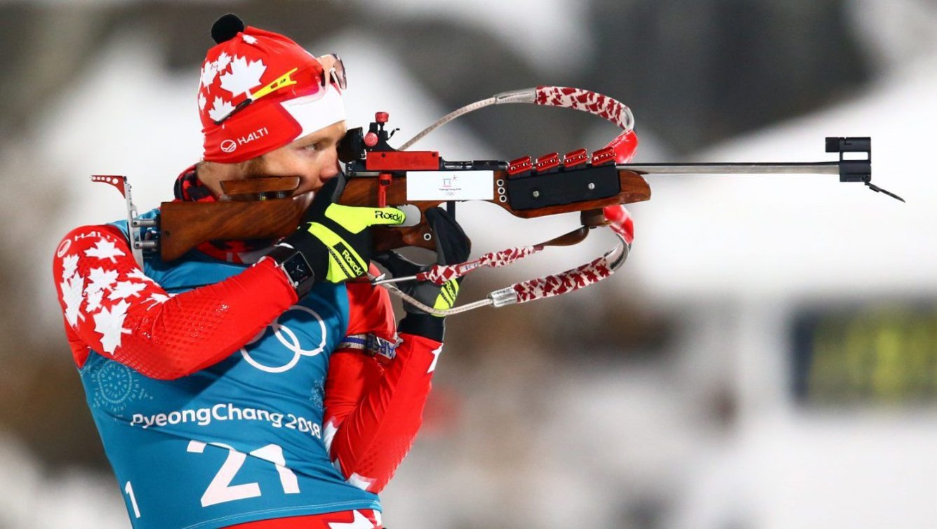 Macx Davies prend part à la séance d'entraînement du 10 km sprint en biathlon à PyeongChang 2018.