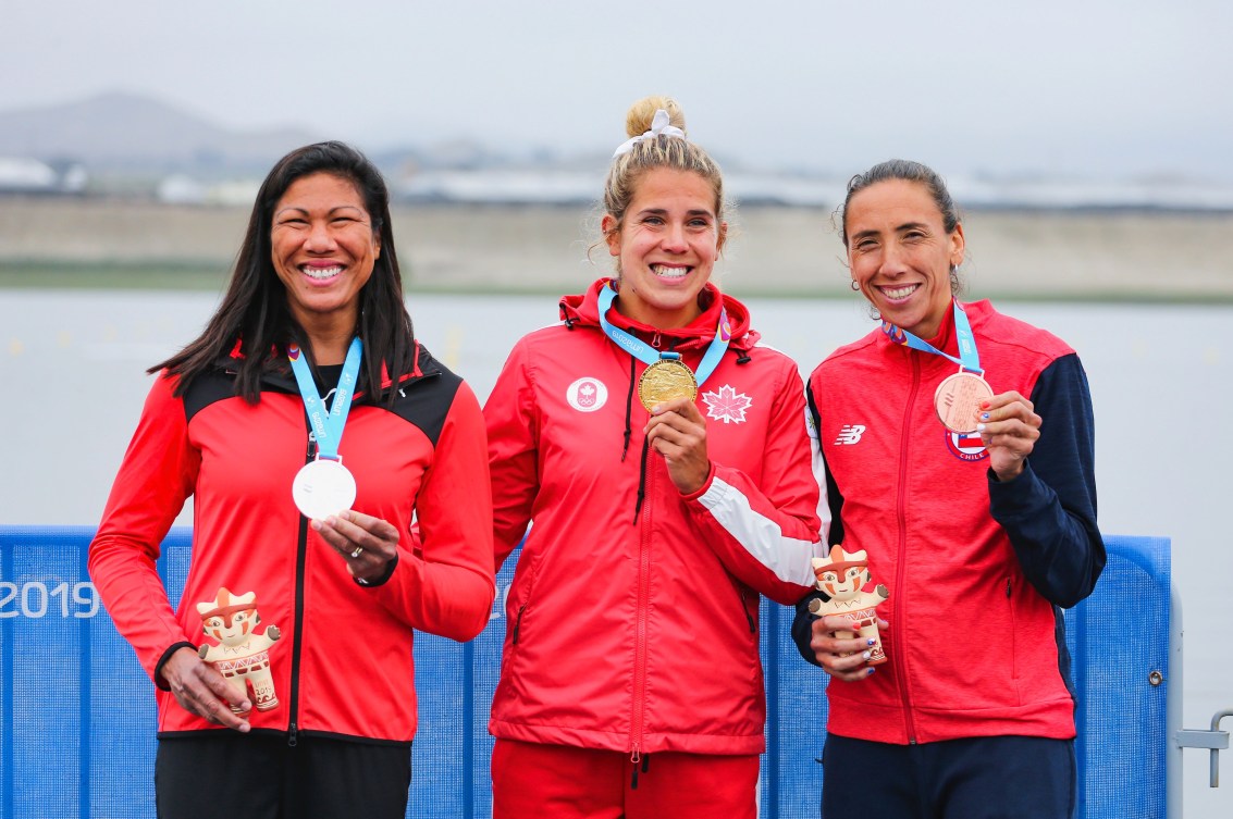 Jessica Sevick sur le podium d'aviron de Lima 2019