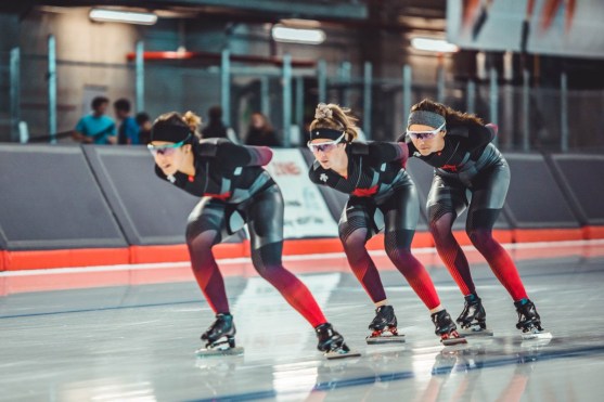 Ivanie Blondin, Isabelle Weidemann, Valerie Maltais et Béatrice Lamarche en action